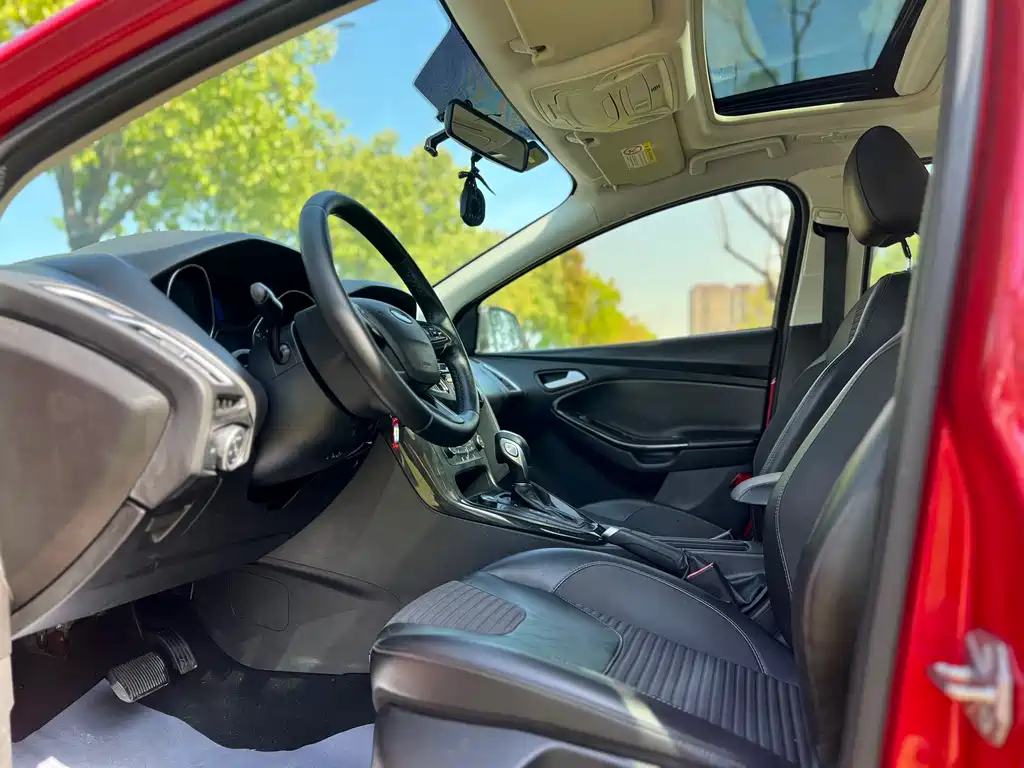 Focus Sedan 1.6 L Auto Style Smart Travel
