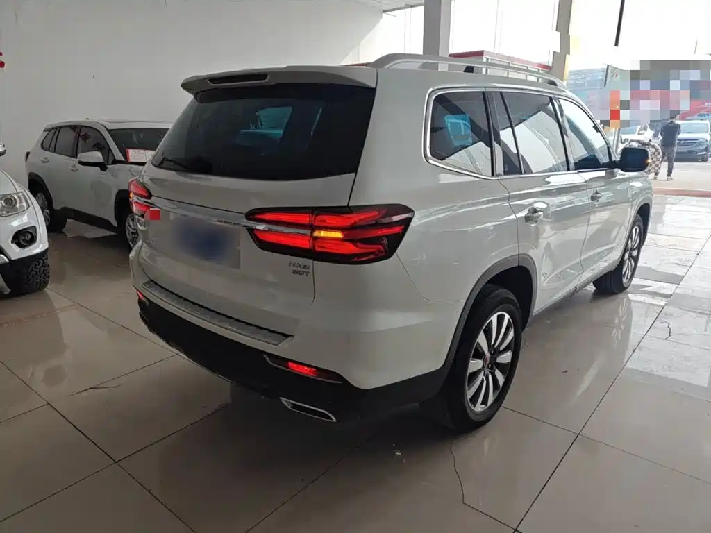 Roewe RX8 30 T 2 WD Outstanding Flagship