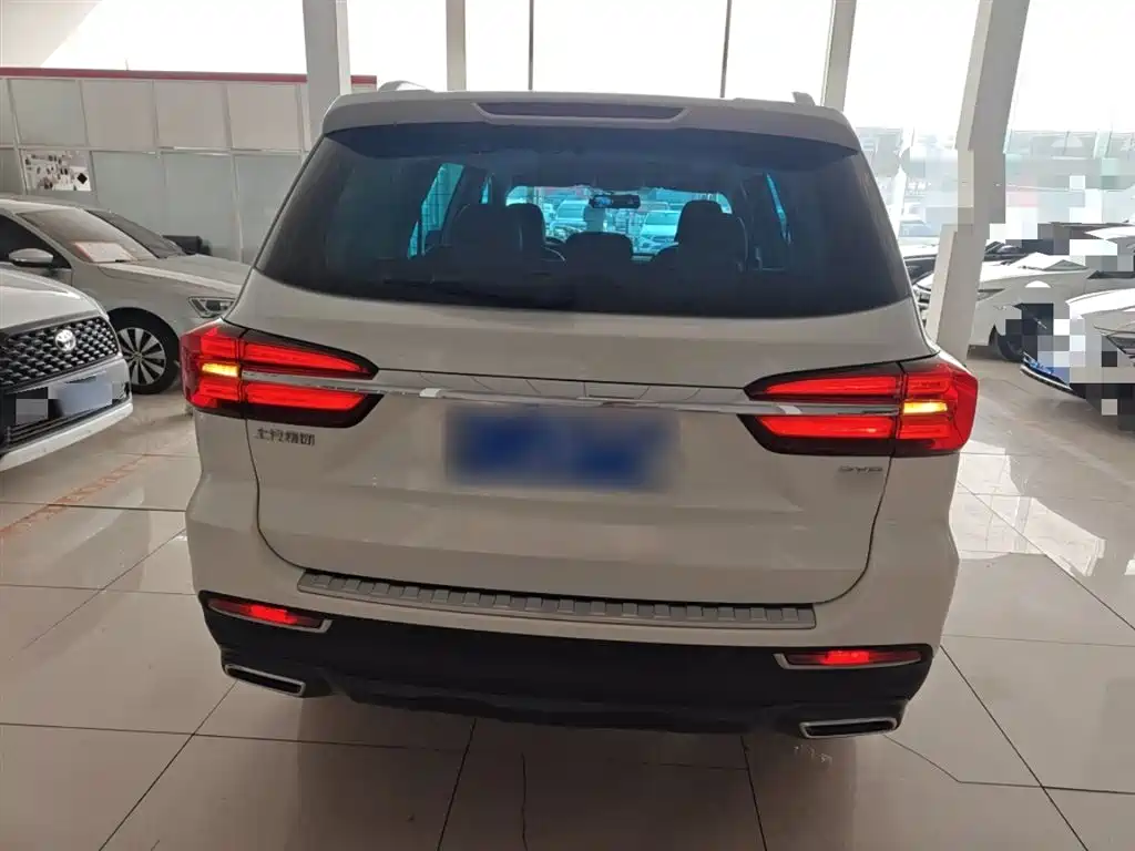 Roewe RX8 30 T 2 WD Outstanding Flagship