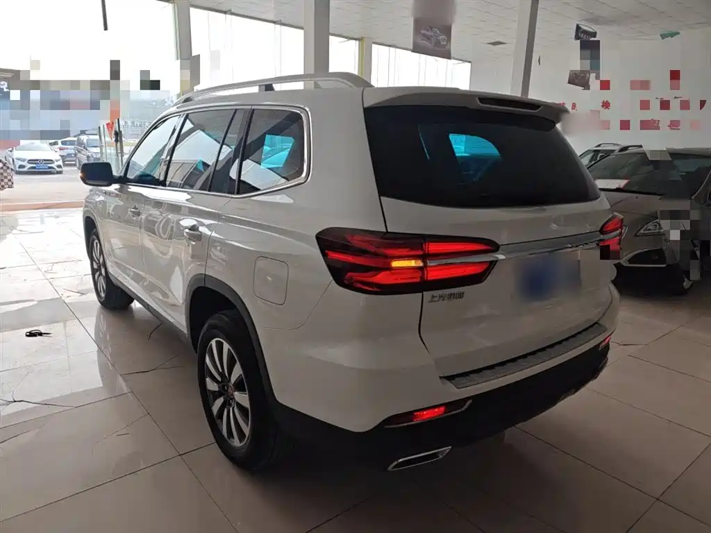 Roewe RX8 30 T 2 WD Outstanding Flagship