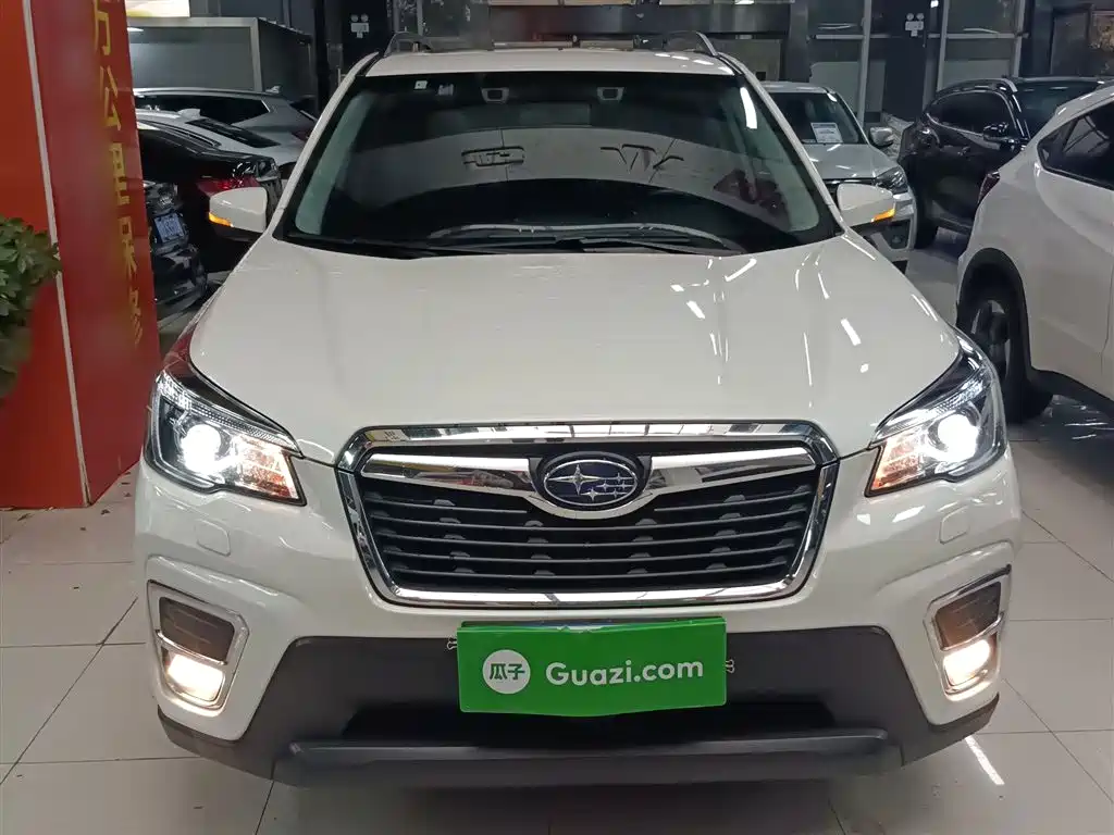 Forester 2.0 i Luxury EyeSight