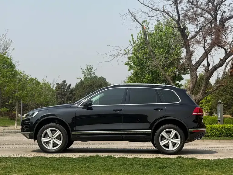 Volkswagen Touareg 3.0 TSI Glory Collector