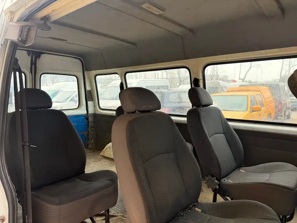 Transit Custom 2.8 T Commercial LWB Mid Roof 6-seat Rear Single Tire CN-VI JX493