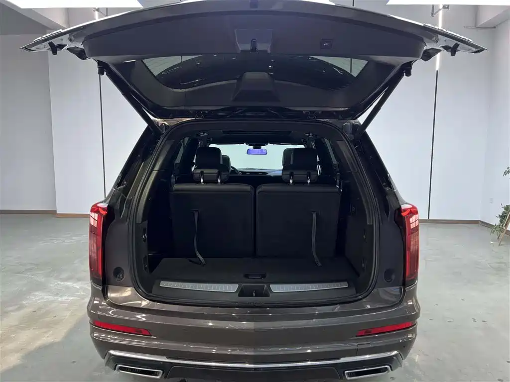 Cadillac XT6 2.0 T 7-seat 4 WD Style