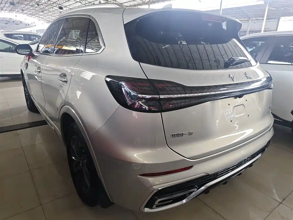 Hongqi HS5 2.0 T Flagship Enjoyment Pro