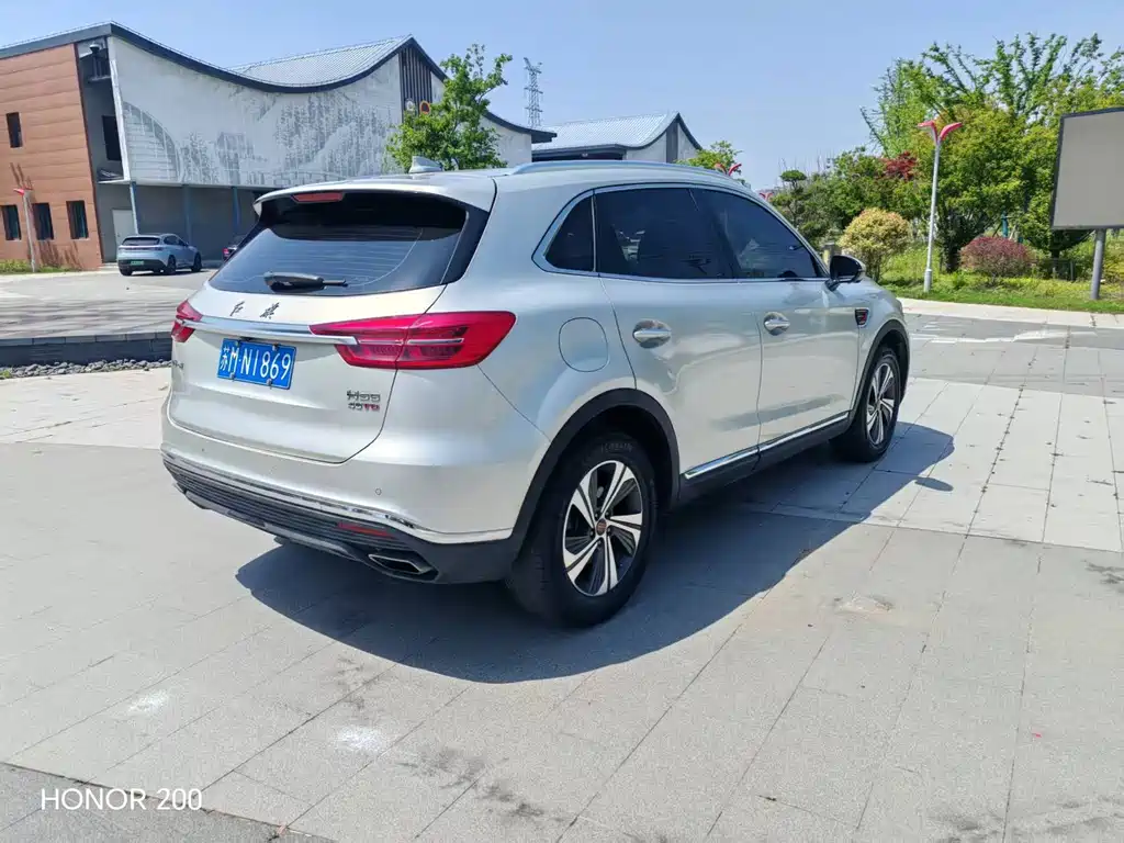 Hongqi HS5 2.0 T Connected Flagship Enjoyment
