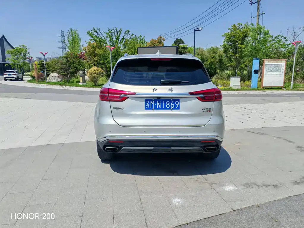 Hongqi HS5 2.0 T Connected Flagship Enjoyment