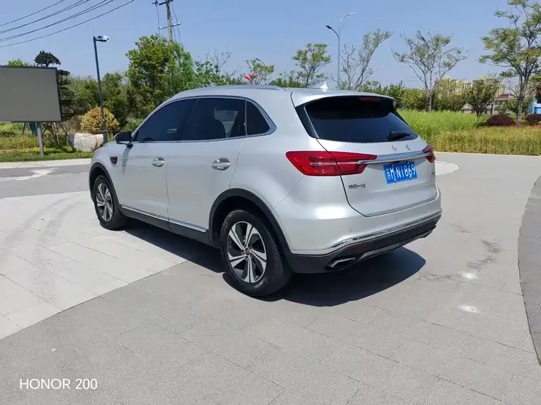 Hongqi HS5 2.0 T Connected Flagship Enjoyment