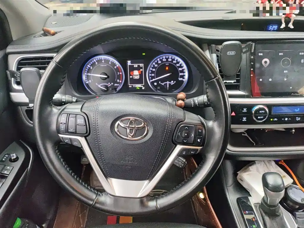 Highlander 2.0 T 4 WD Luxury 7-seat CN-VI