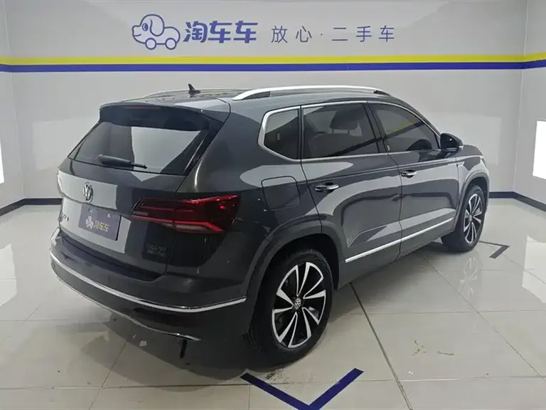 Volkswagen Tharu 330 TSI 4 WD Flagship CN-VI