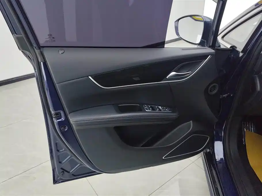 Song MAX 1.5 T Auto Connected Wise Comfort Sunroof 6-seat CN-VI