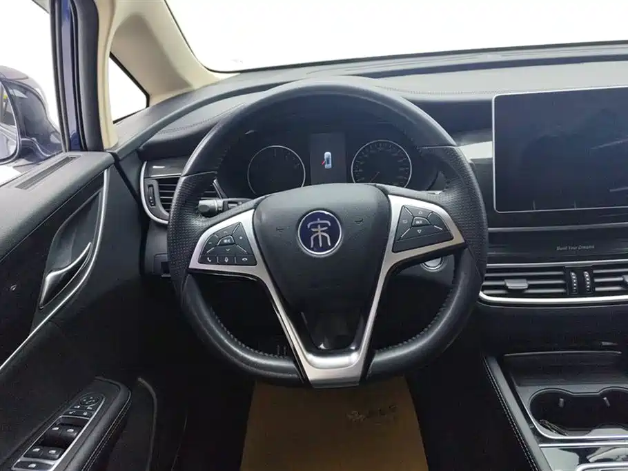Song MAX 1.5 T Auto Connected Wise Comfort Sunroof 6-seat CN-VI