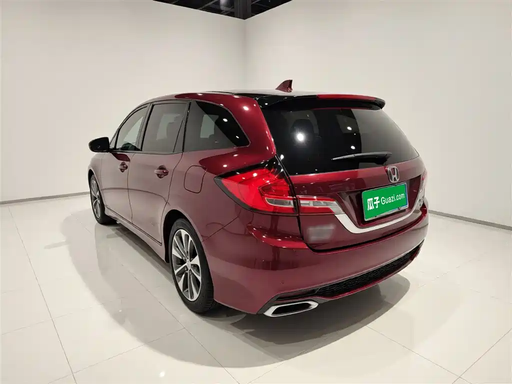 Jade 210 TURBO CVT Style 5-seat