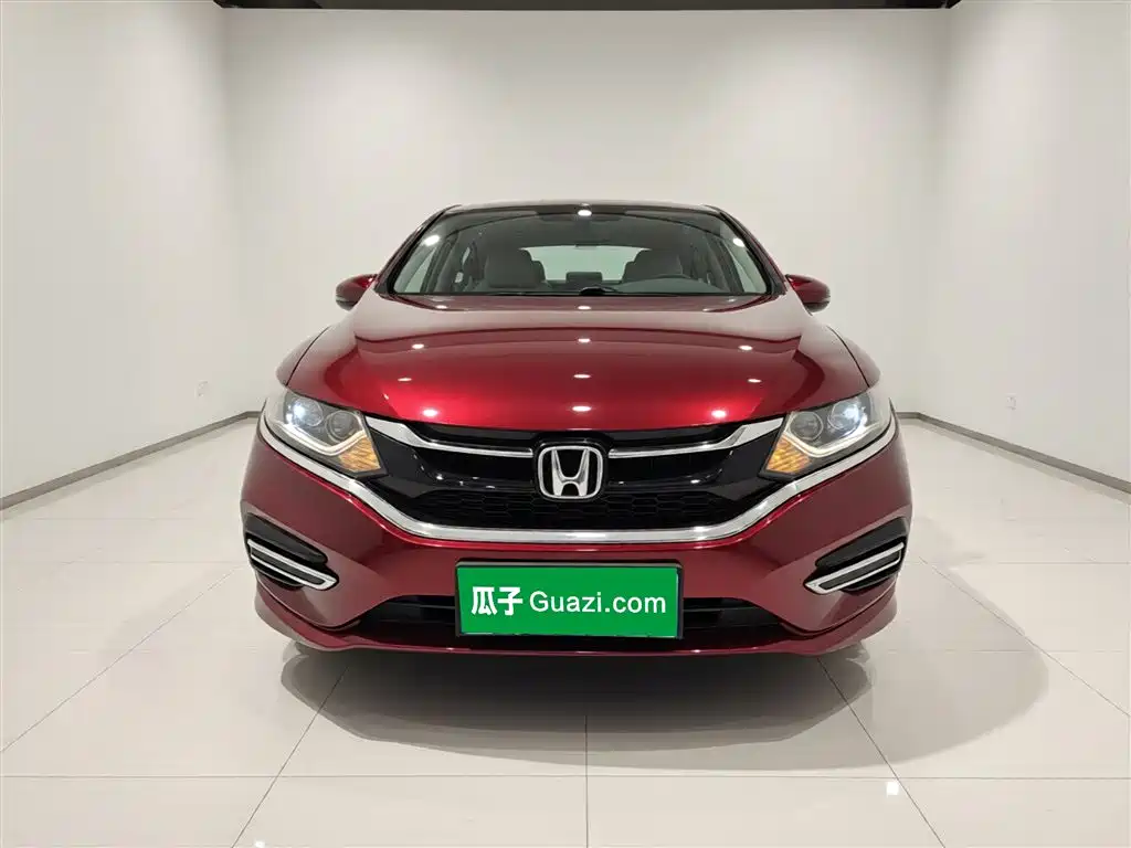 Jade 210 TURBO CVT Style 5-seat