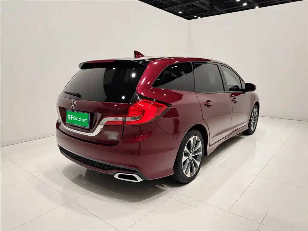 Jade 210 TURBO CVT Style 5-seat