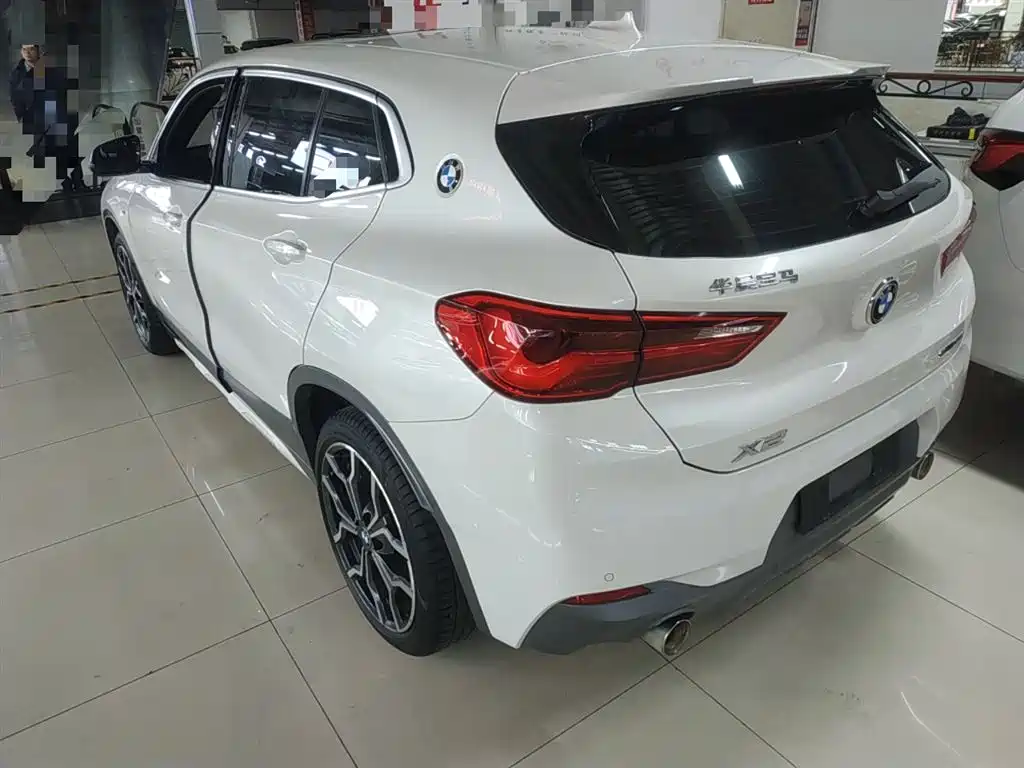 BMW X2 sDrive25 i Premium M Offroad Package