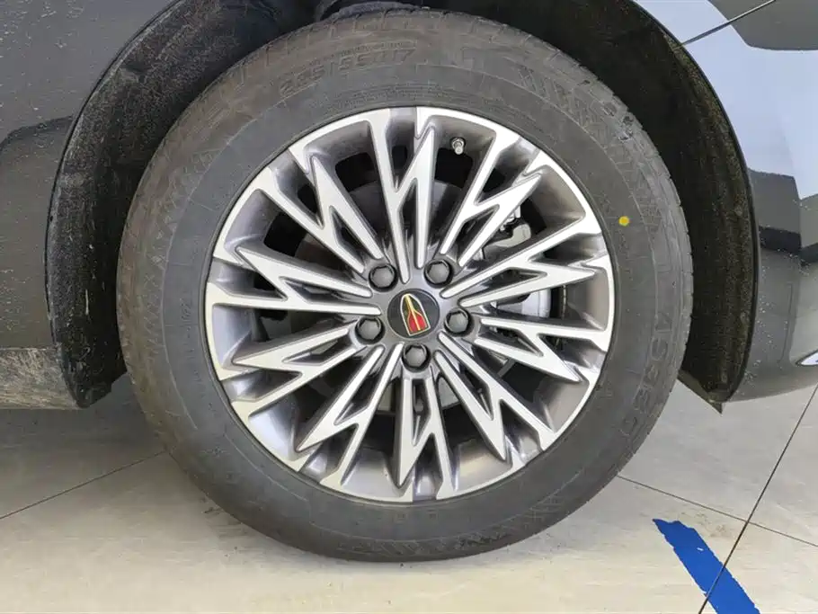 Hongqi H5 1.5 T DCT Connected Flagship Charm