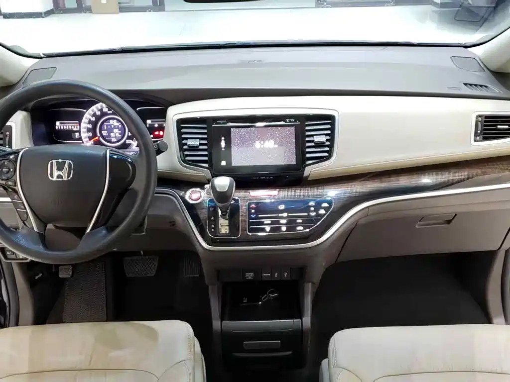 Odyssey Facelift 2.4 L Luxury