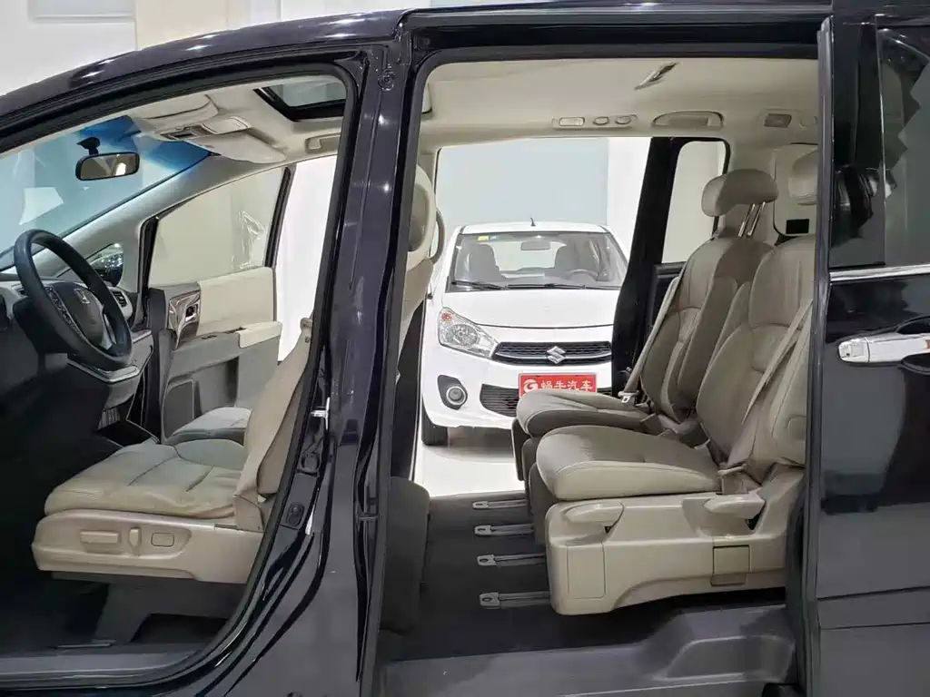 Odyssey Facelift 2.4 L Luxury