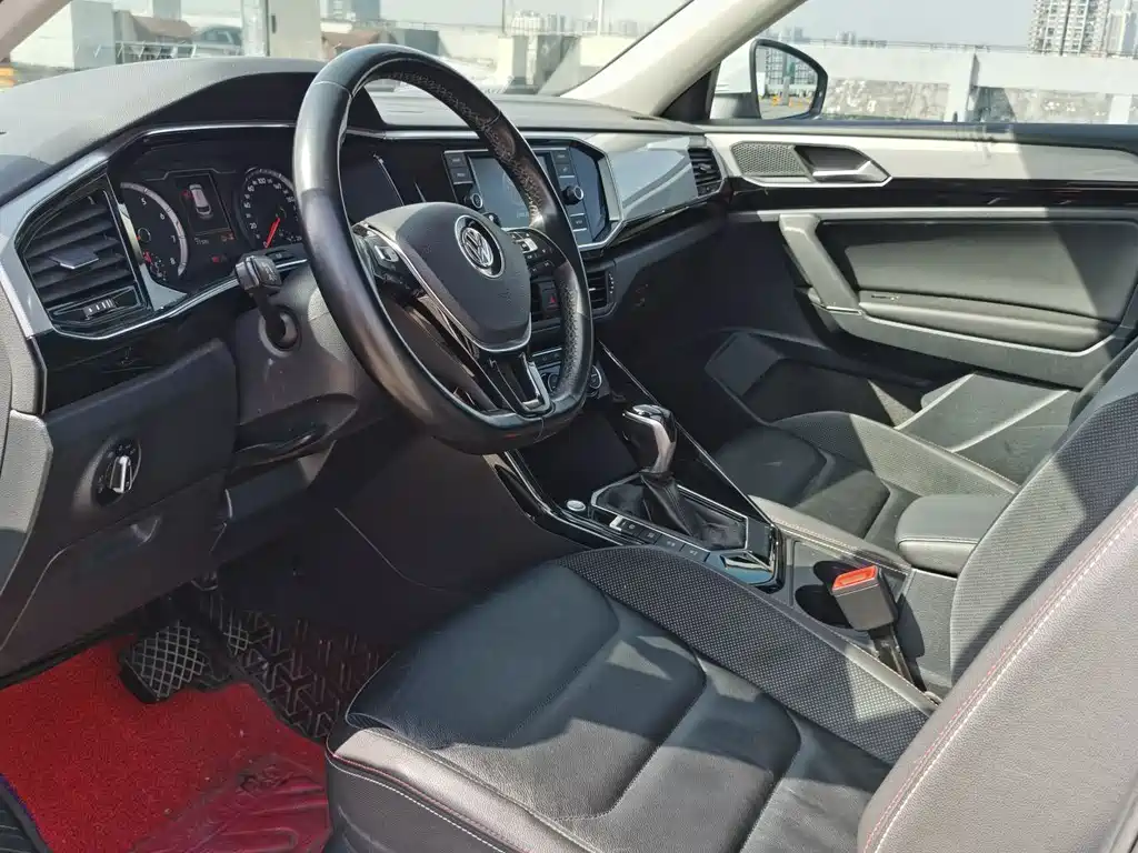 Tayron 330 TSI 2 WD Luxury CN-VI