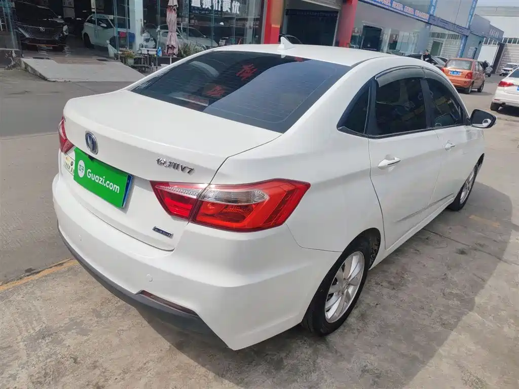 Yuexiang V7 悦翔V7 2015款 1.6 L 自动乐享型 国V