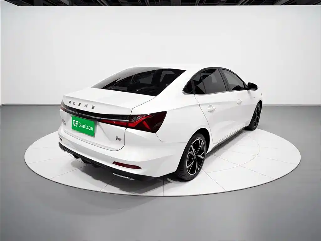 Roewe i5 1.5 L CVT Honored