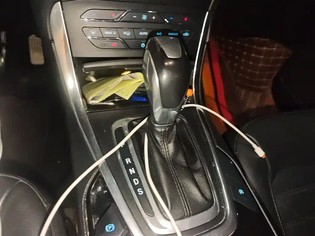 Edge EcoBoost 245 2 WD Grand Sharp 7-seat CN-V