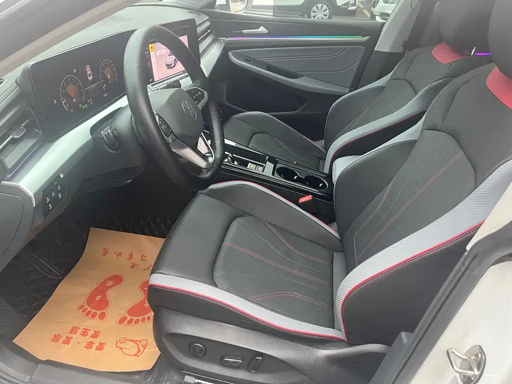 Lamando Lamando L 280 TSI DSG Dazzle Hot