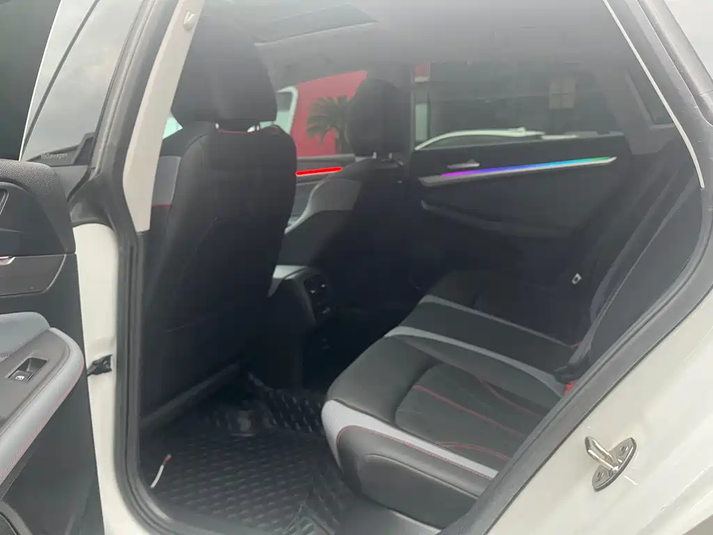 Lamando Lamando L 280 TSI DSG Dazzle Hot