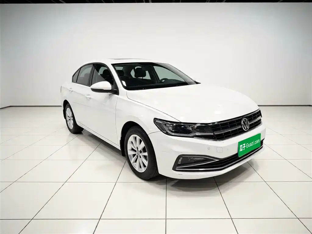 Bora 1.5 L Auto Comfort Connected