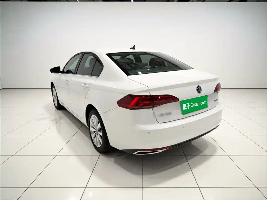 Bora 1.5 L Auto Comfort Connected