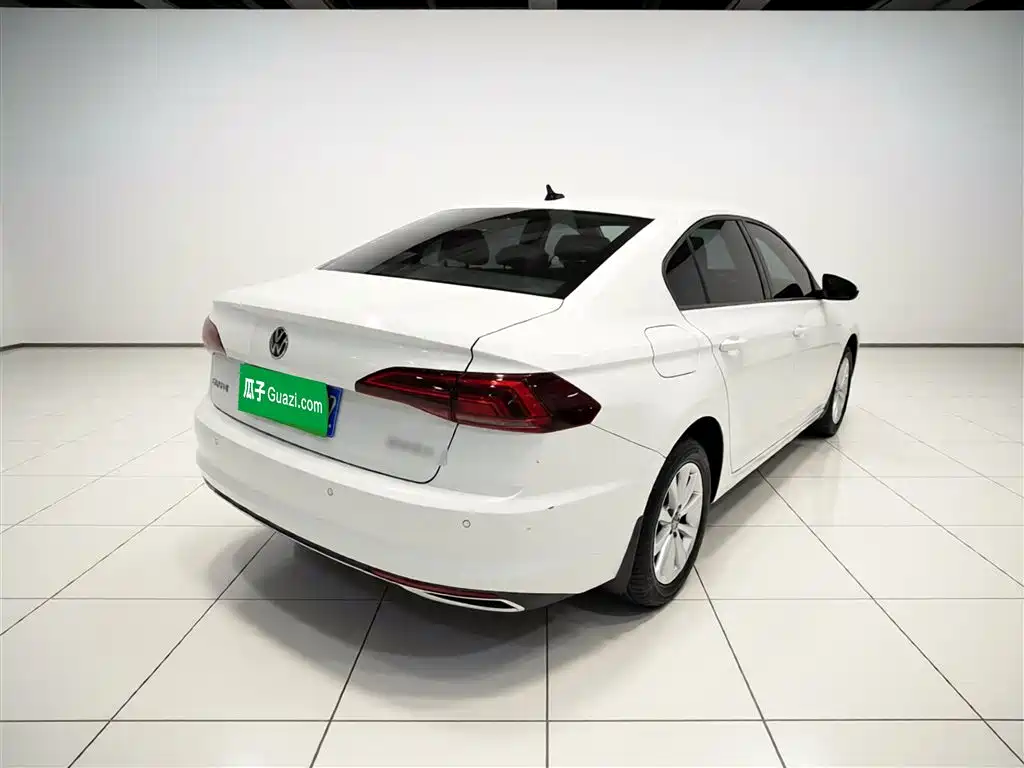 Bora 1.5 L Auto Comfort Connected