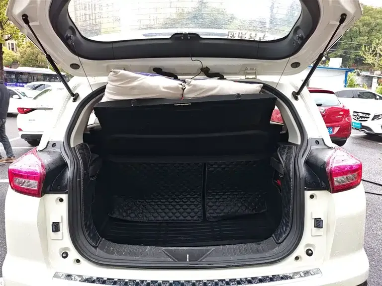 Baic Senova X35 1.5 L Auto Luxury