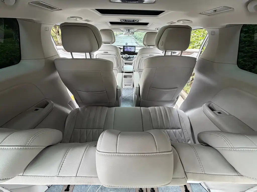 Roewe iMAX8 400 TGI Premium