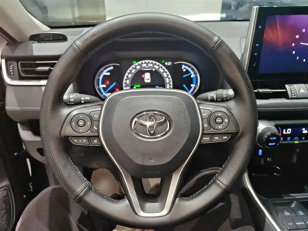 RAV4 Facelift Dual Engine 2.5 L E-CVT 2 WD Elite