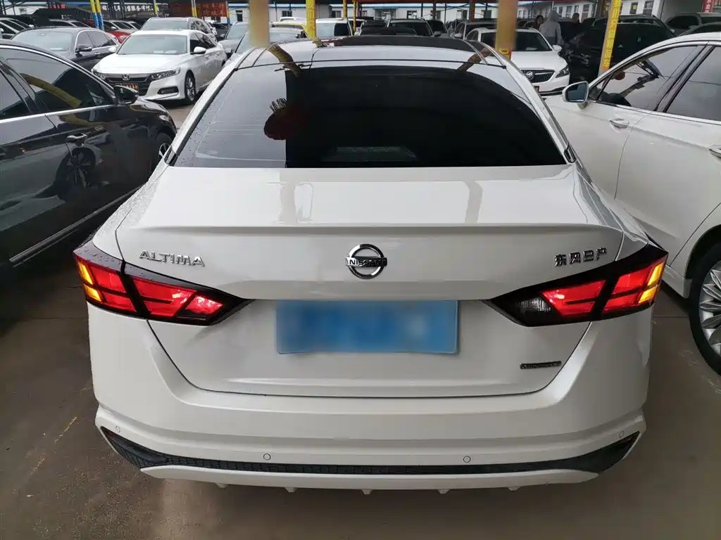 Teana 2.0 L XL Comfort