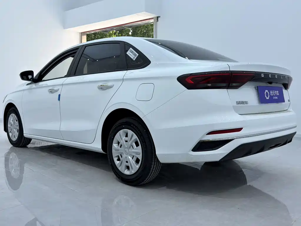 Emgrand 帝豪 2025款 1.5 L 手动星耀版