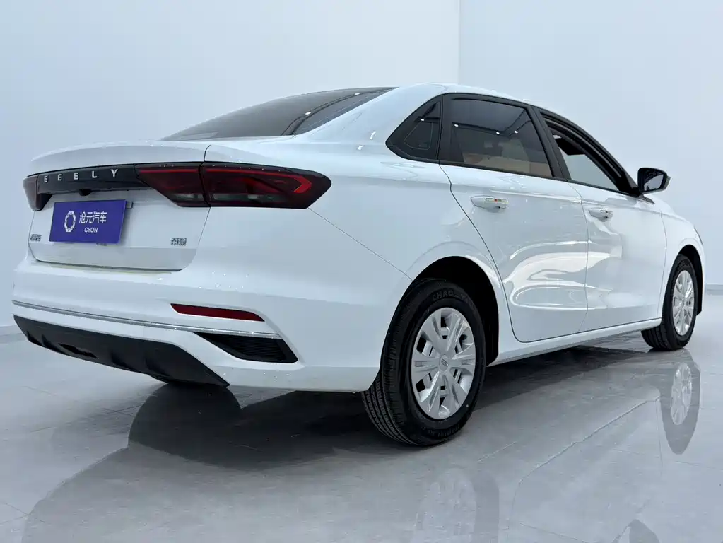 Emgrand 帝豪 2025款 1.5 L 手动星耀版