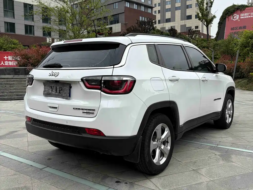 Compass 200 T Auto Home Enjoyment