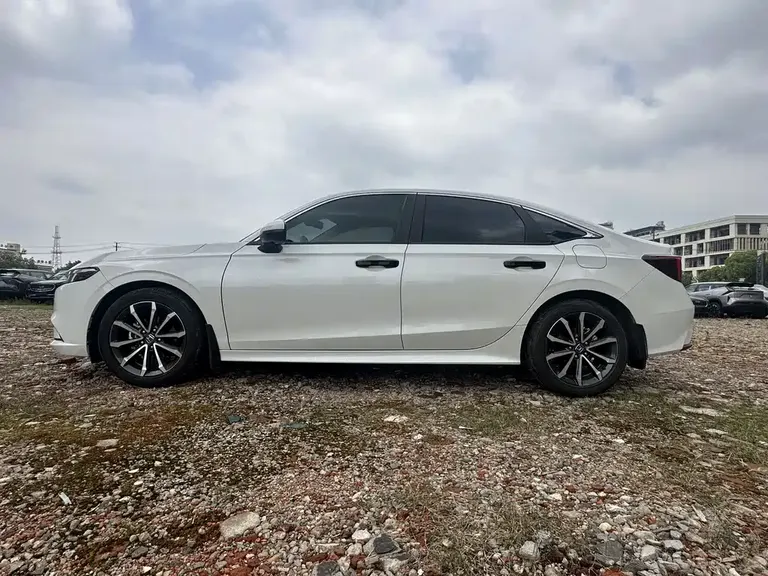 Honda Integra 240 TURBO CVT Luxury