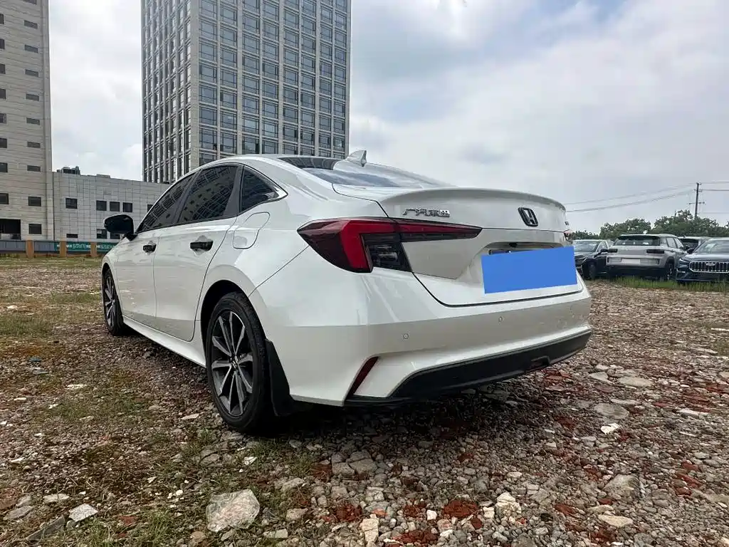 Integra 240 TURBO CVT Luxury