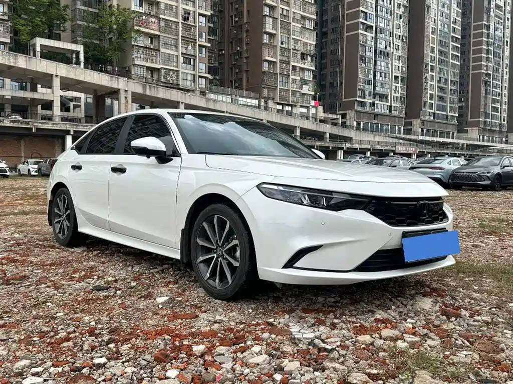 Integra 240 TURBO CVT Luxury