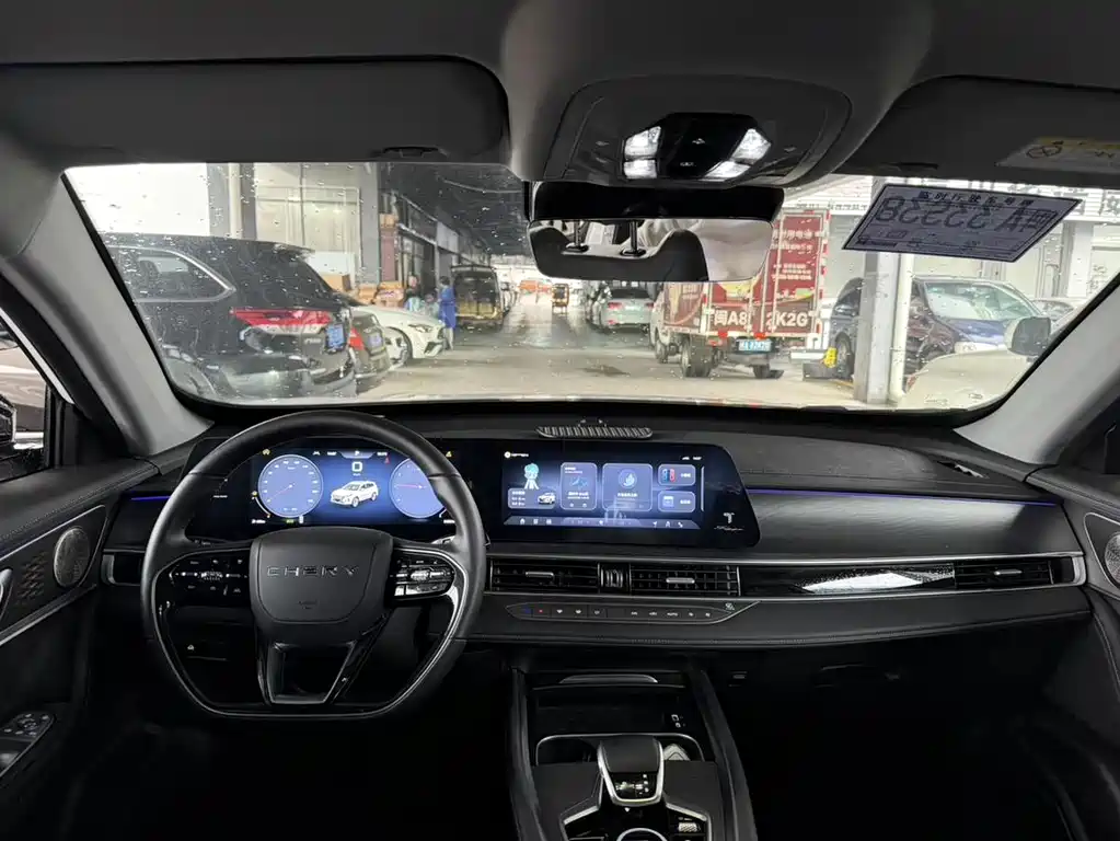 Tiggo 8 PRO 290 T 2 WD Deep Space 5-seat