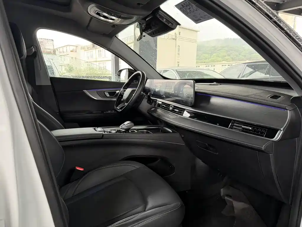 Tiggo 8 PRO 290 T 2 WD Deep Space 5-seat