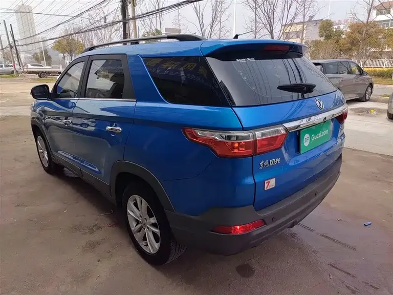 Dongfeng Fengguang S560 1.8 L CVT Elite