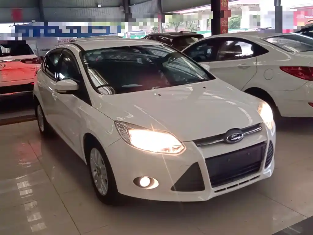 Focus Hatchback 1.6 L Auto Comfort