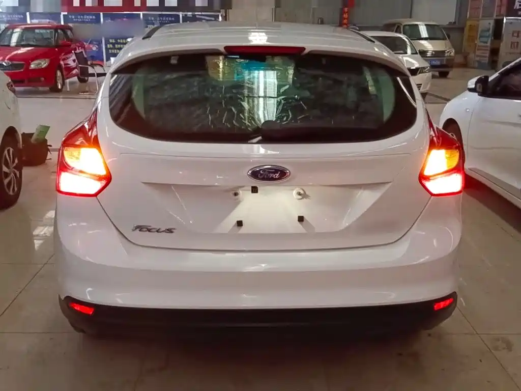 Focus Hatchback 1.6 L Auto Comfort