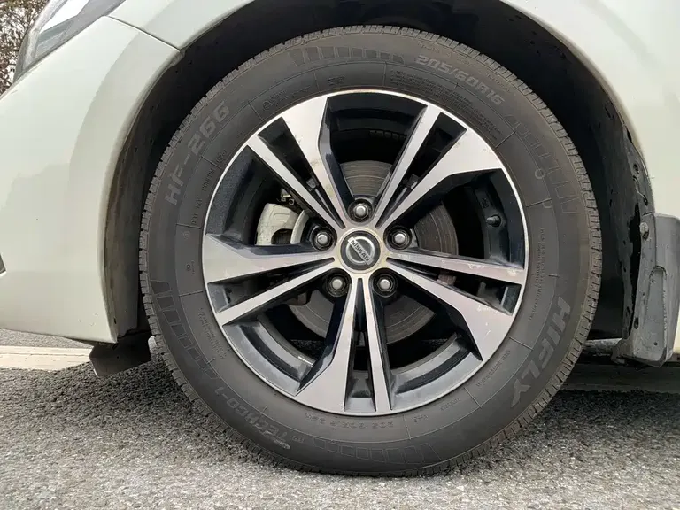 Nissan Sylphy 1.6 L XL CVT Joy