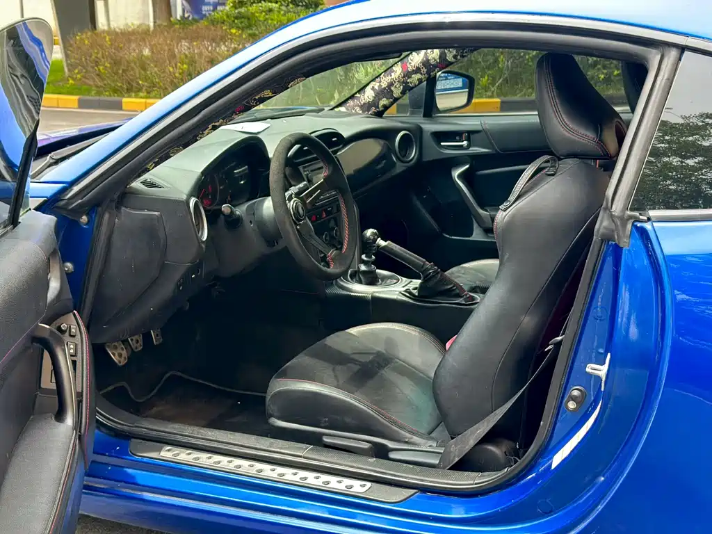 Subaru BRZ 斯巴鲁BRZ 2015款 2.0 i 手动版