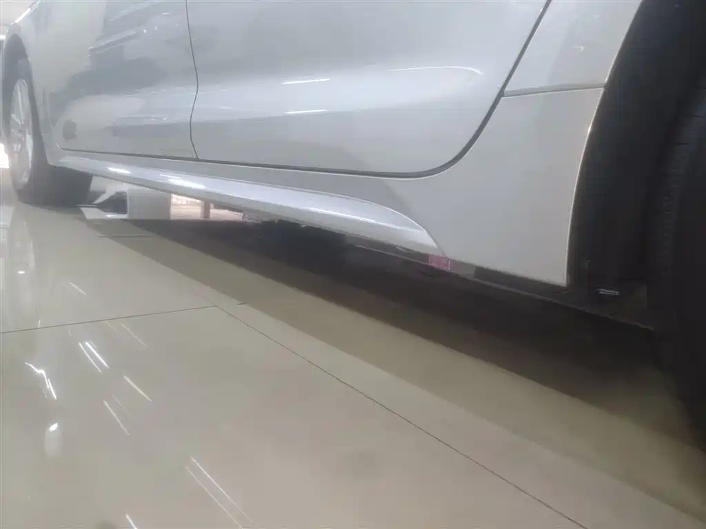 Levin Dual Engine 1.8 H E-CVT Luxury